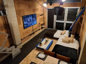 Posteľ alebo postele v izbe v ubytovaní VibesCoruña - Loft Industrial Comercio