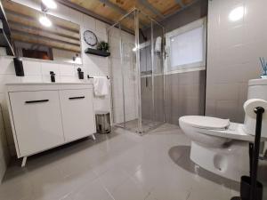 Kúpeľňa v ubytovaní VibesCoruña - Loft Industrial Comercio