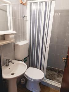Koupelna v ubytování Hotel Zlatni bor
