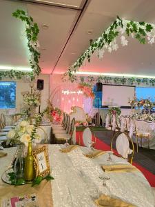 Restaurace v ubytování Bravo Tanauan Hotel