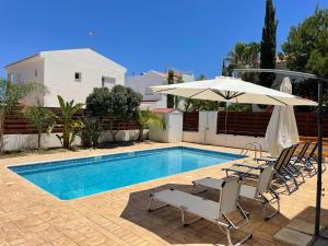 Πισίνα στο ή κοντά στο Sol y Mar Malama Villa
