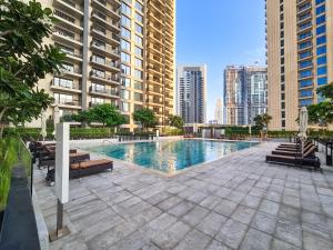 Bazén v ubytování Fancy Apartment With Mesmerizing Canal Views nebo v jeho okolí