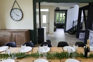 Zdjęcie z galerii obiektu La Villa de l'Etoile 10 personnes w mieście Forges-les-Eaux