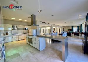 Kép Stylish 4 Bedrooms MB04 at New Marina szállásáról Gurdakában a galériában