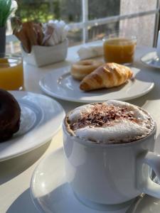 Comida en o cerca de este hotel