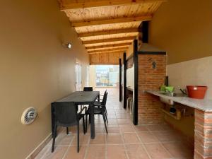 Imagine din galeria proprietății Temporarios Roque Saenz Peña, Dto C în Puerto Madryn +3 fotografii