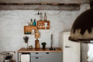 A kitchen or kitchenette at Hazai Provence