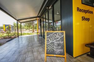 Certifikát, hodnocení, plakát nebo jiný dokument vystavený v ubytování SleepOver Beitbridge