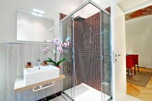 A bathroom at AMM Luxury Rooms