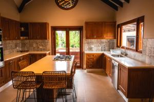 Η κουζίνα ή μικρή κουζίνα στο Villa Los Lagos