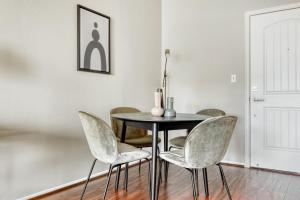 Gallery image of N Hollywood 2BR w Gym Pool nr TJ Shops LAX-591 in Los Angeles