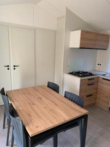 Kuchyň nebo kuchyňský kout v ubytování MODULO VIP