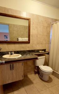 Seaview Beach Hotel的一间浴室