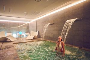 Bazén v ubytování iH Hotels Courmayeur Mont Blanc nebo v jeho okolí