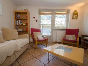 Posedenie v ubytovaní Appartement calme au centre avec terrasse, WiFi, parking - FR-1-343-198