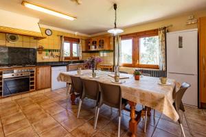 Kuchyňa alebo kuchynka v ubytovaní Can Salvà Casa rural en magnífico entorno natural