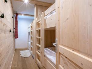 Dviaukštė lova arba lovos apgyvendinimo įstaigoje Appartement Val-d'Isère, 3 pièces, 6 personnes - FR-1-694-1