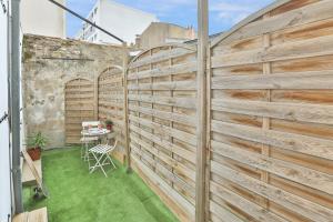 Fotografia z galérie ubytovania Sunny studio terrasse, hypercentre la plage à 2 pas ! v destinácii Les Sables-dʼOlonne + 20 fotografií