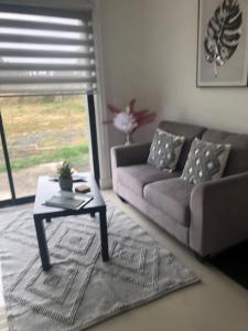 Fotografie z fotogalerie ubytování Departamento Los Canelos, a metros de Avenida Las Industrias- Incluye, NETFLIX DirecTV aire acondicionado, Internet v destinaci Los Ángeles