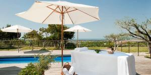 Bazén v ubytování L'Isola Di Rosa - Relais & Hotel di Charme nebo v jeho okolí