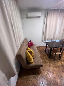 A seating area at Apartment Saborni