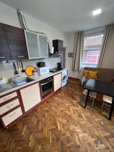 A kitchen or kitchenette at Apartment Saborni Még 6 kép