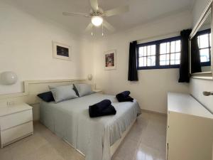 Posteľ alebo postele v izbe v ubytovaní ATALAYA 127B by JK Lanzarote + 8 fotografií