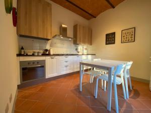 A kitchen or kitchenette at Montagnana Country House
