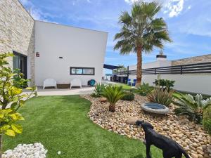 Vonkajšia záhrada v ubytovaní Hillside Luxury Villas by NRAS