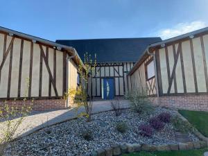 Ogród w obiekcie Gîte, Maison entière avec billard et bel espace de vie La Grange