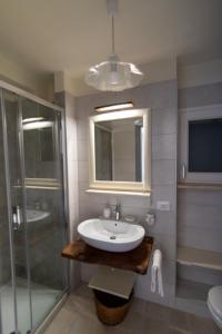 Koupelna v ubytování Masseria Donna Palma b&b