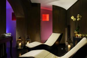 Posedenie v ubytovaní San Firenze Suites & Spa
