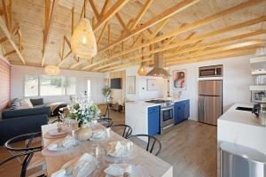 Cucina o angolo cottura di Mojave Midnight Oasis