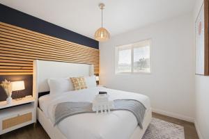 Letto o letti in una camera di Mojave Midnight Oasis