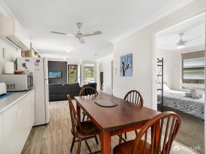 Kuchyň nebo kuchyňský kout v ubytování Sea Breeze On Archer!