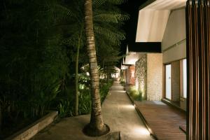 Ein Garten an der Unterkunft LAYANA FARMSTAY
