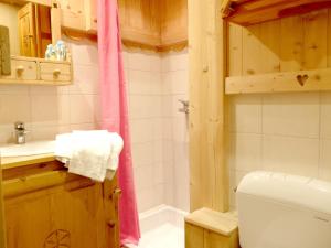 Fotografia z galérie ubytovania Studio cosy mezzanine proche pistes avec balcon et animaux admis à Tignes - FR-1-502-353 v destinácii Tignes