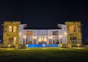 Bazén v ubytování Isola Luxury Farm Suites nebo v jeho okolí