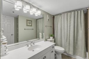 Un baño de Magnolia House 307 At Destin Pointe Resort