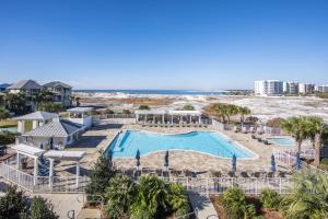 La alberca dentro o cerca de Magnolia House 307 At Destin Pointe Resort