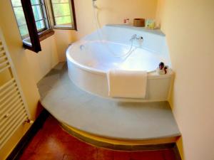 A bathroom at Ex-mulino Pontevecchio (mill on the river) Még 31 kép