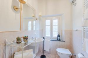 A bathroom at Iole