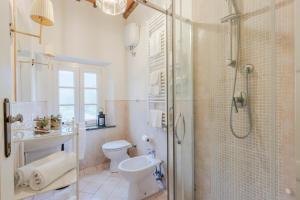 A bathroom at Iole