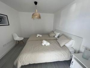 Zdjęcie z galerii obiektu La Sal - Two double bedroom apartment w mieście Lajares