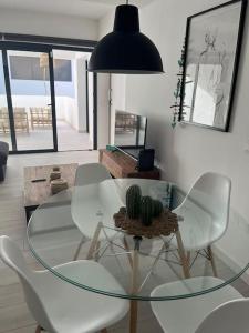 Zdjęcie z galerii obiektu La Sal - Two double bedroom apartment w mieście Lajares