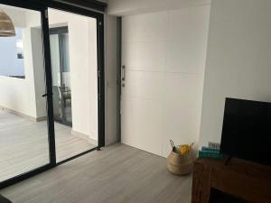 Zdjęcie z galerii obiektu La Sal - Two double bedroom apartment w mieście Lajares