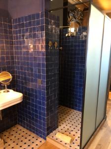 A bathroom at Sint Andries Suites