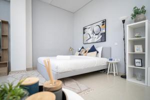 Postel nebo postele na pokoji v ubytování ALH Vacay - Astounding Studio in Dania 2 IMPZ