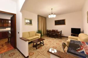 TV a/nebo společenská místnost v ubytování Fronte Fiera Apartment