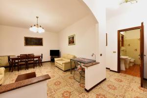 Posezení v ubytování Fronte Fiera Apartment